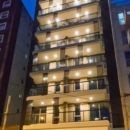 EXCELENTE y completisimo monoambiente con cochera Mar del Plata Exterior foto