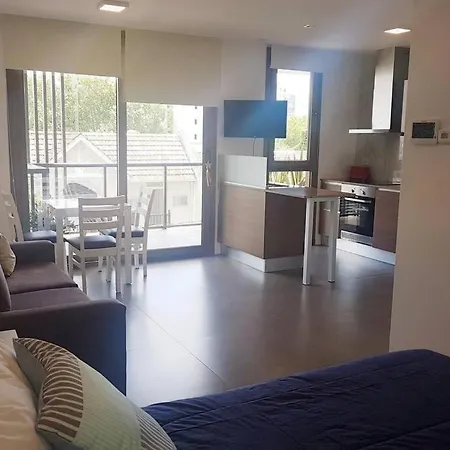EXCELENTE y completisimo monoambiente con cochera Mar del Plata Exterior foto