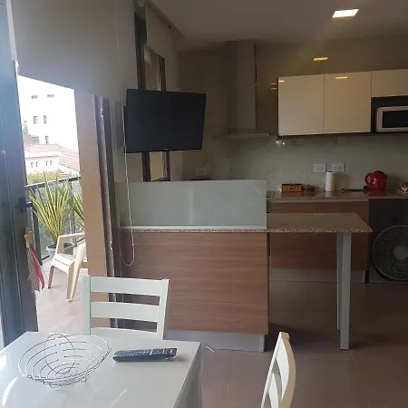 EXCELENTE y completisimo monoambiente con cochera Mar del Plata Exterior foto